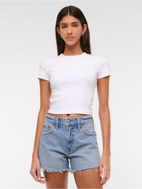 Abercrombie & Fitch The 90’s Straight Ultra High Rise Curve Love size 28 shorts